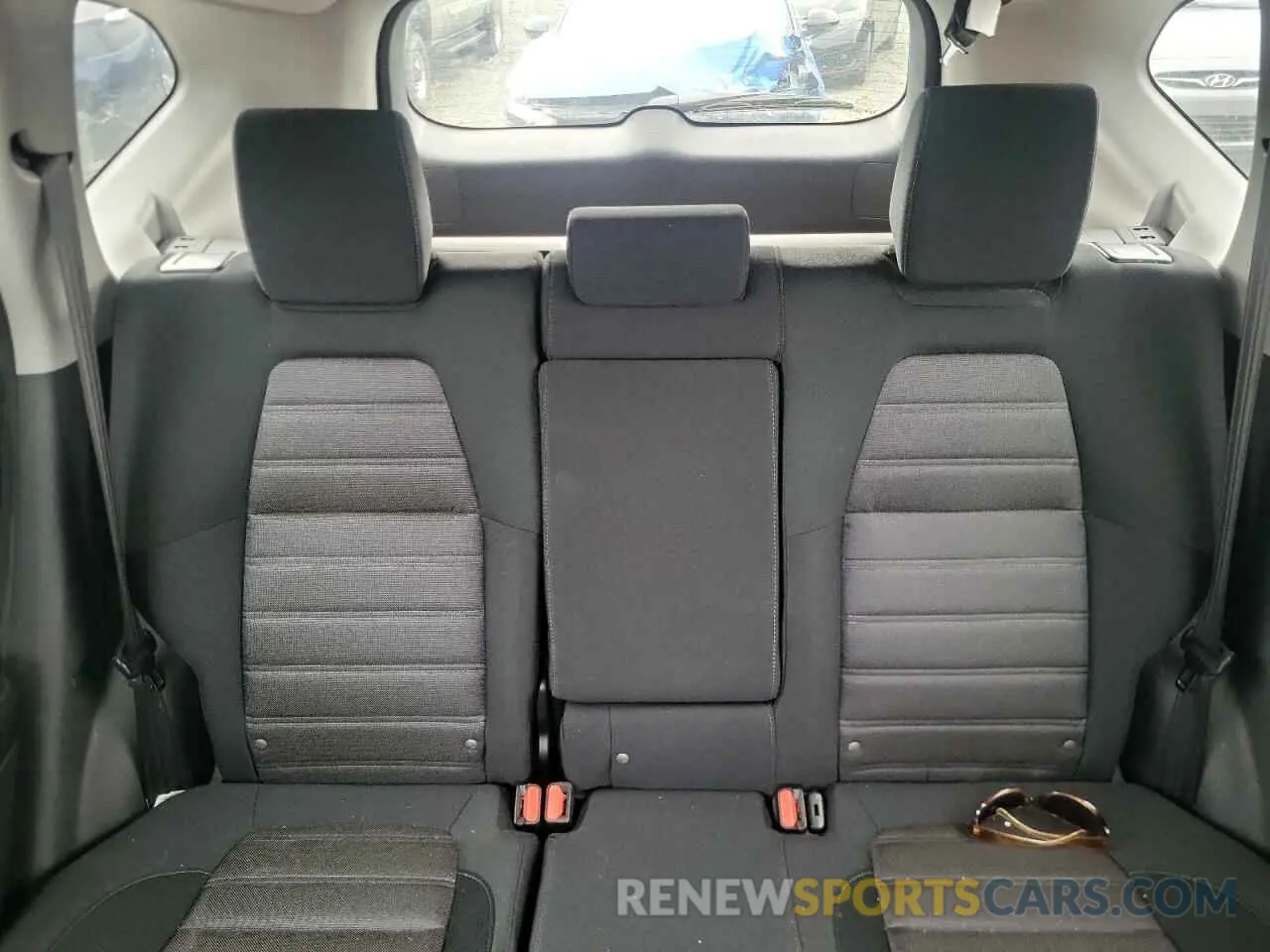 10 Photograph of a damaged car 2HKRW2H50KH142324 HONDA CRV 2019