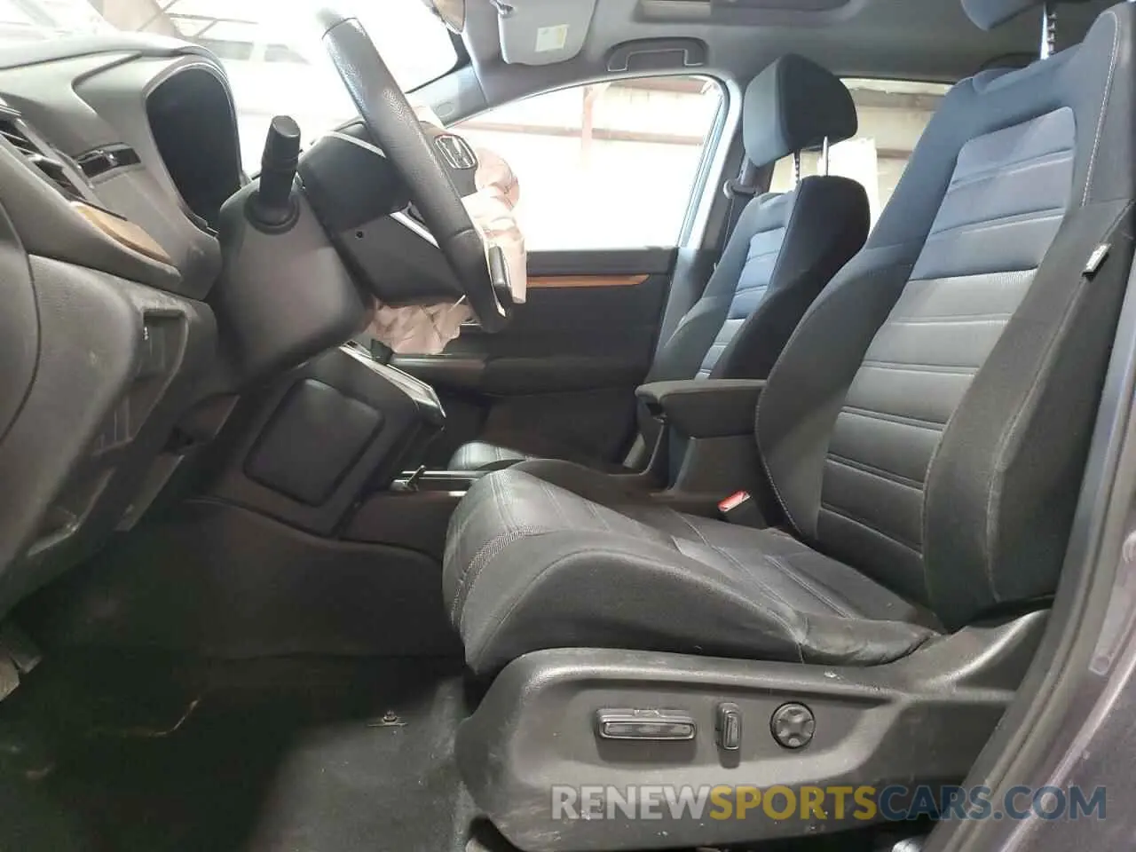 7 Photograph of a damaged car 2HKRW2H50KH630477 HONDA CRV 2019