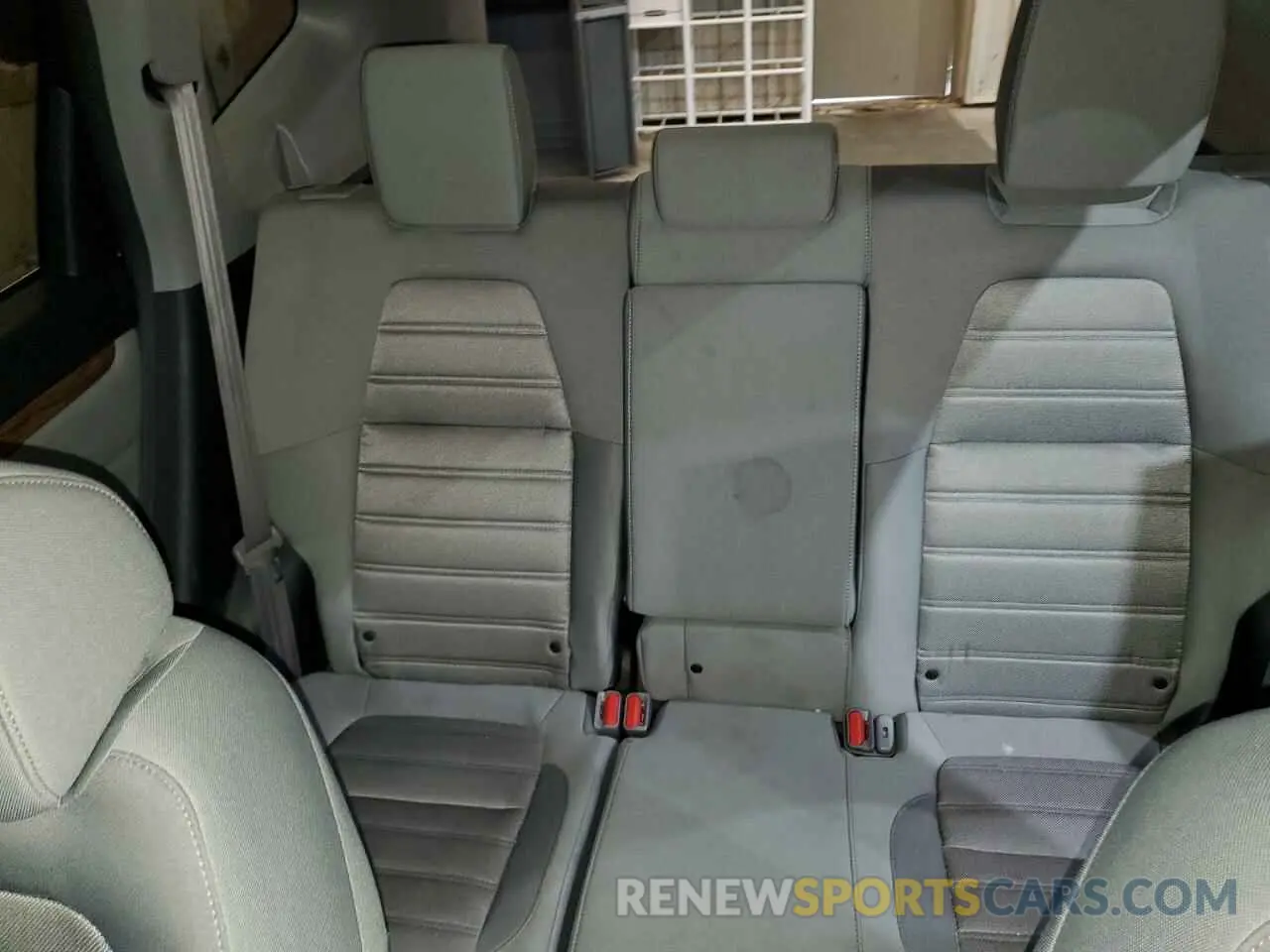 10 Photograph of a damaged car 2HKRW2H50KH649501 HONDA CRV 2019