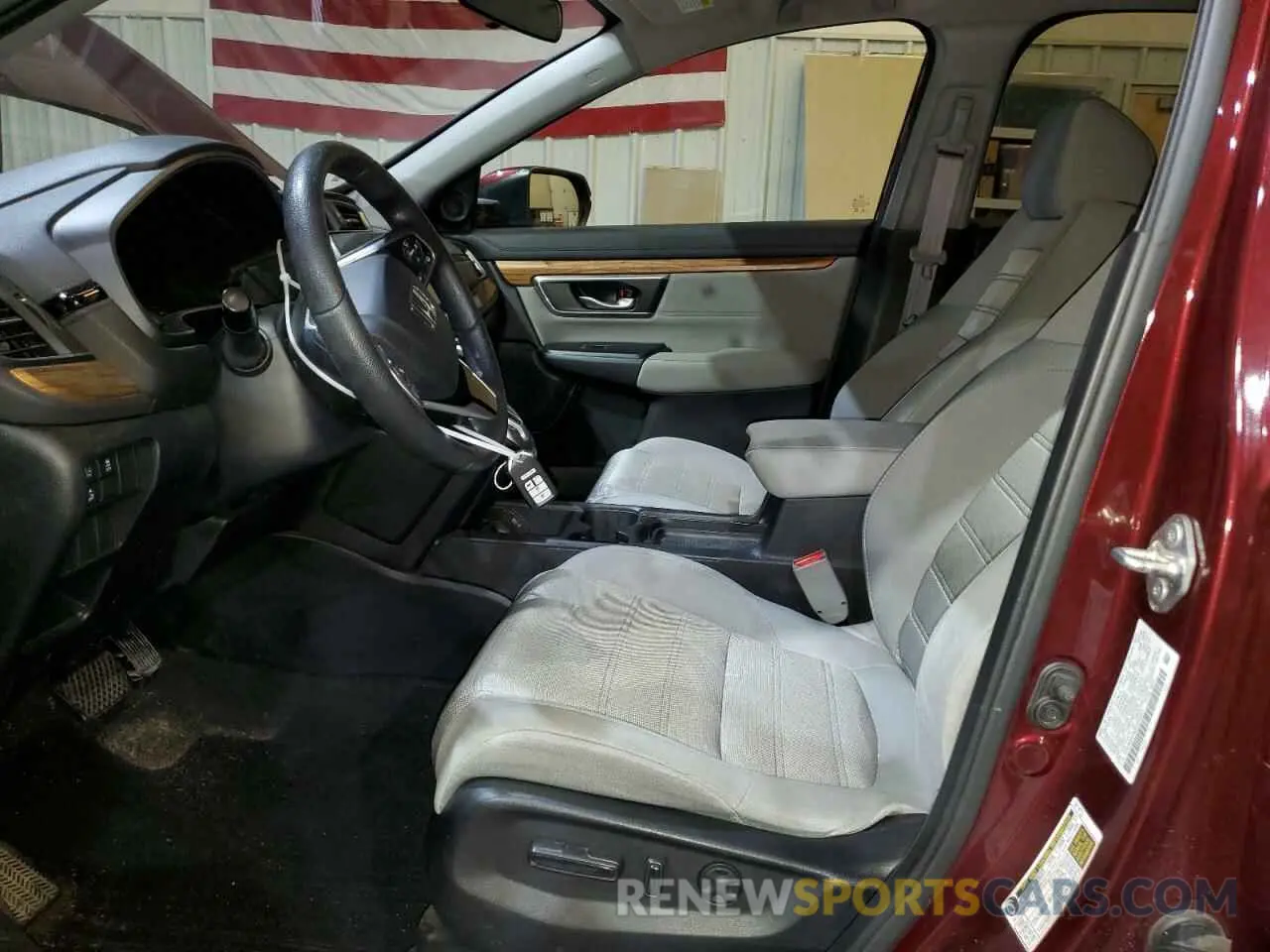 7 Photograph of a damaged car 2HKRW2H50KH649501 HONDA CRV 2019