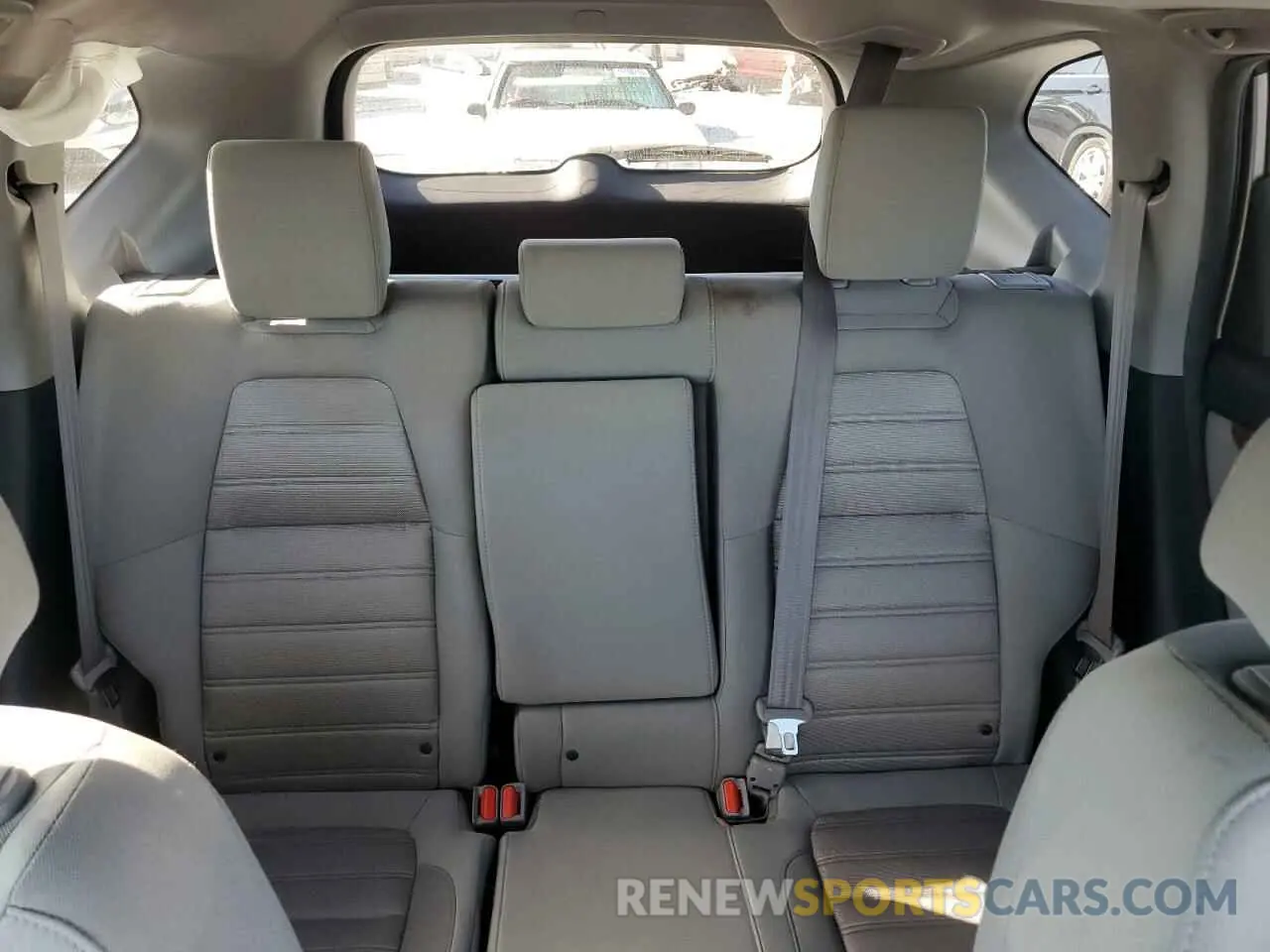 10 Photograph of a damaged car 2HKRW2H50KH654603 HONDA CRV 2019