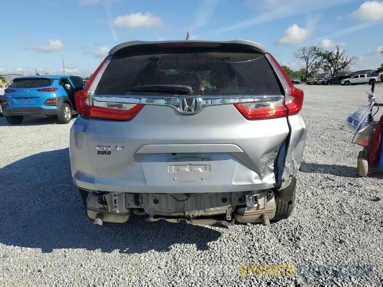 6 Photograph of a damaged car 2HKRW2H50KH654603 HONDA CRV 2019