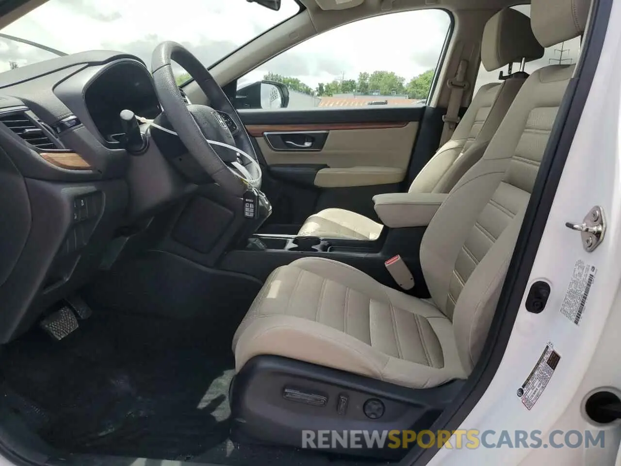 7 Photograph of a damaged car 2HKRW2H50KH664998 HONDA CRV 2019