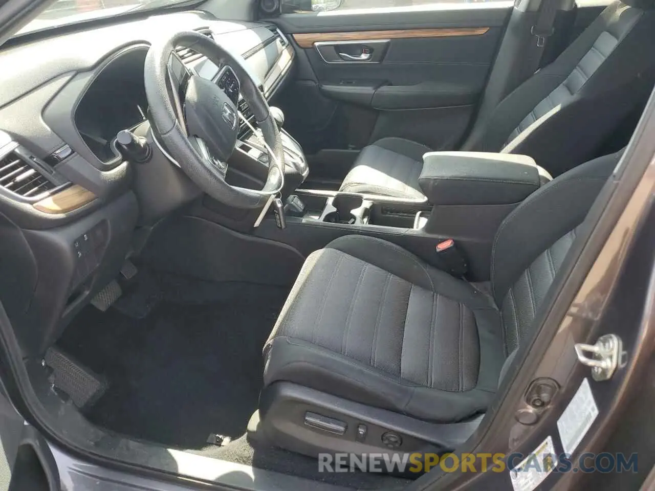 7 Photograph of a damaged car 2HKRW2H51KH609413 HONDA CRV 2019