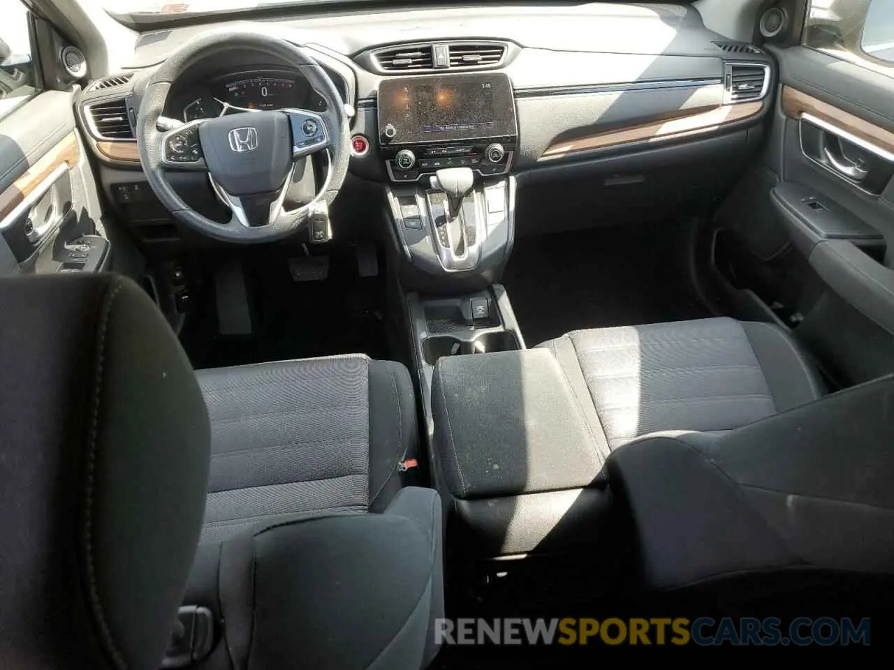 8 Photograph of a damaged car 2HKRW2H51KH609413 HONDA CRV 2019