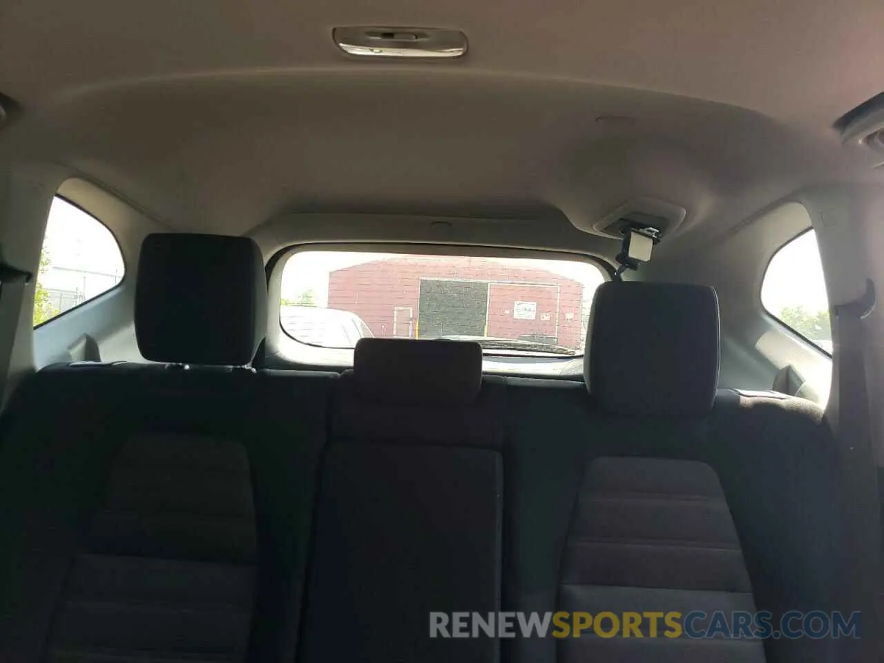 10 Photograph of a damaged car 2HKRW2H54KH143685 HONDA CRV 2019