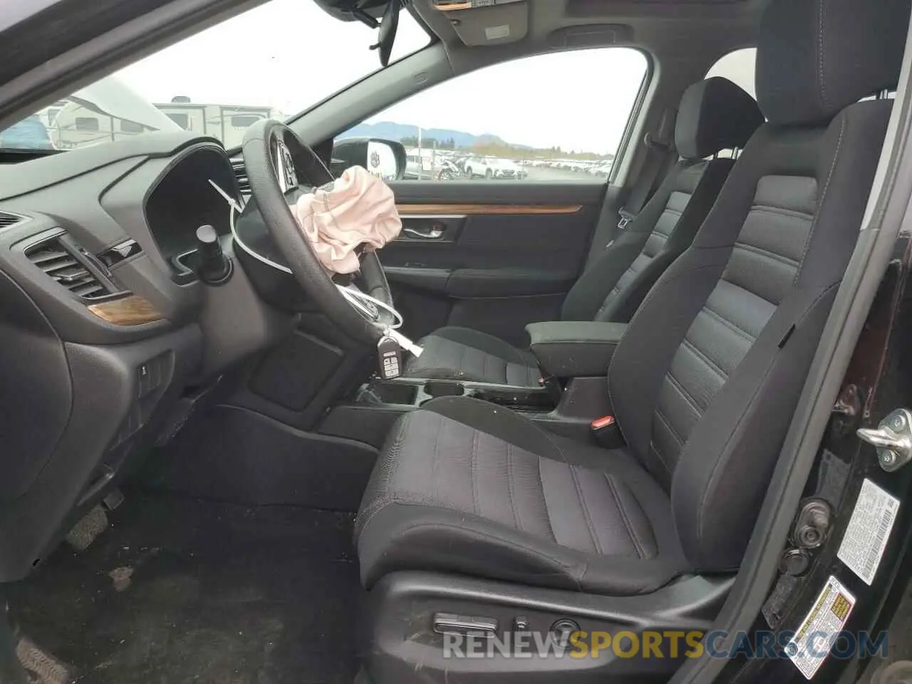7 Photograph of a damaged car 2HKRW2H56KH617202 HONDA CRV 2019