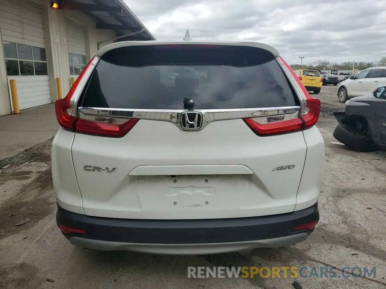 6 Photograph of a damaged car 2HKRW2H56KH674094 HONDA CRV 2019