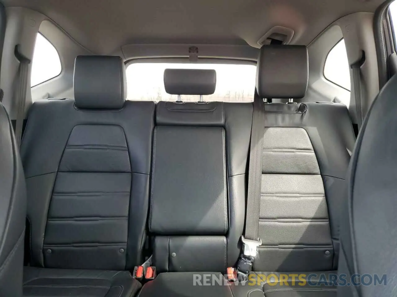 10 Photograph of a damaged car 2HKRW2H80KH658807 HONDA CRV 2019