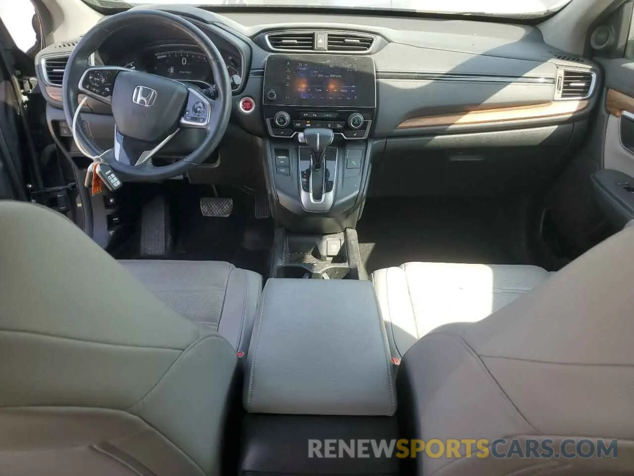 8 Photograph of a damaged car 2HKRW2H84KH606113 HONDA CRV 2019