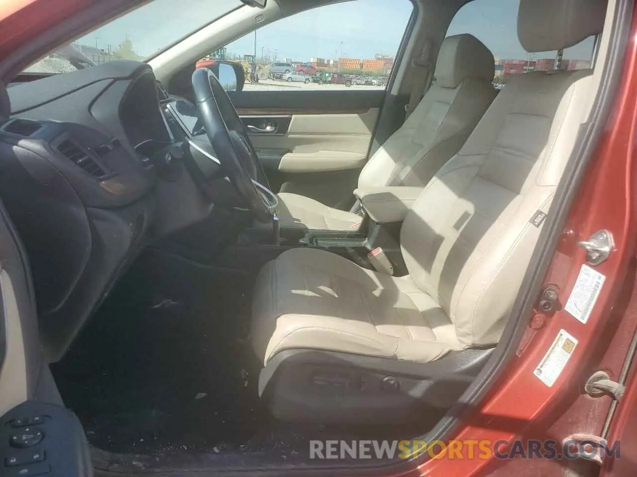 7 Photograph of a damaged car 2HKRW2H84KH611375 HONDA CRV 2019