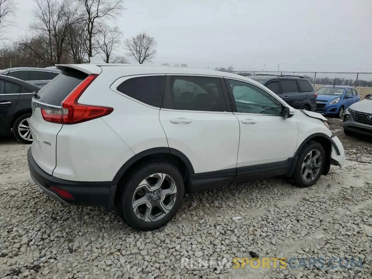3 Photograph of a damaged car 2HKRW2H88KH654228 HONDA CRV 2019