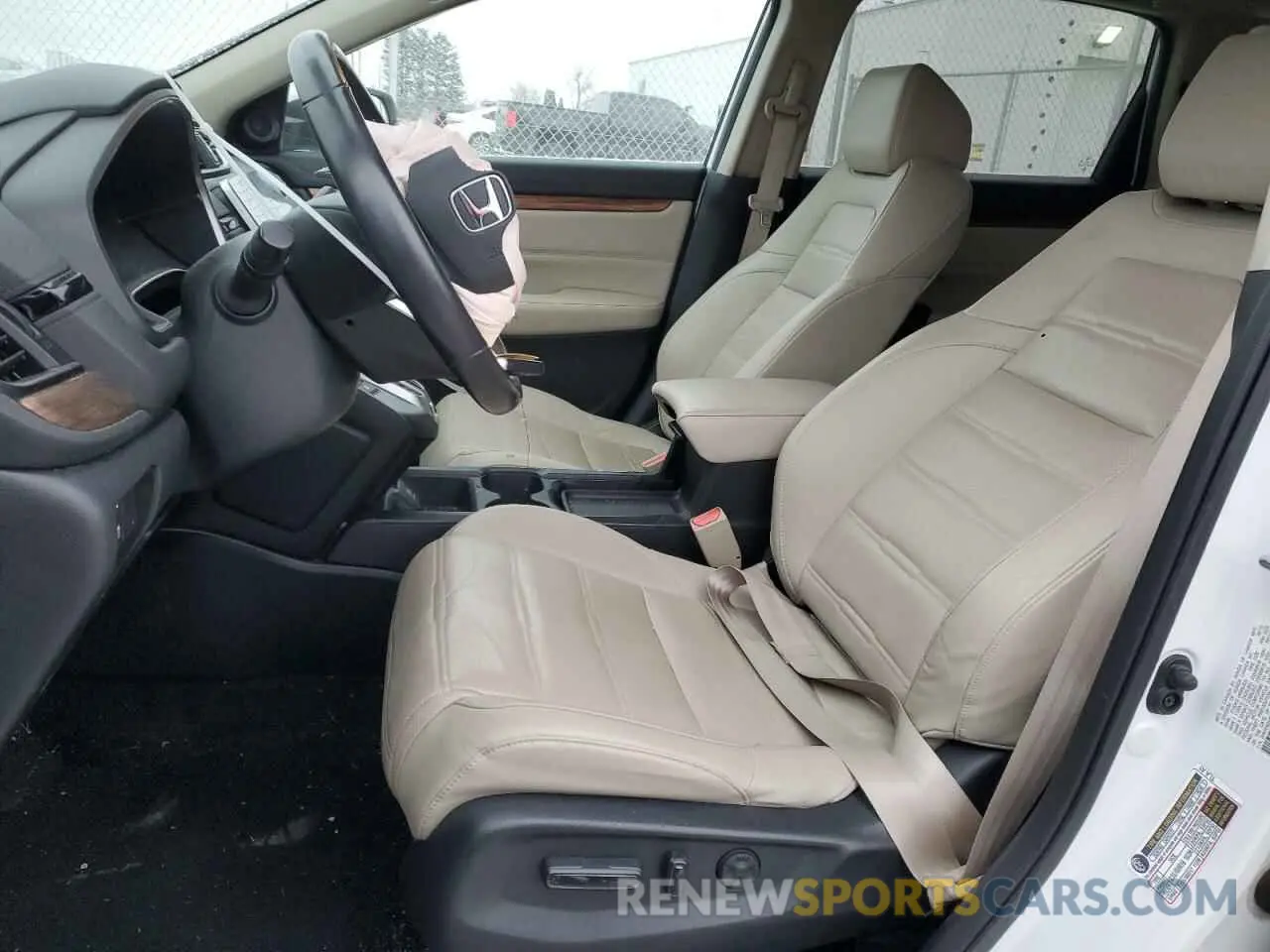 7 Photograph of a damaged car 2HKRW2H88KH654228 HONDA CRV 2019
