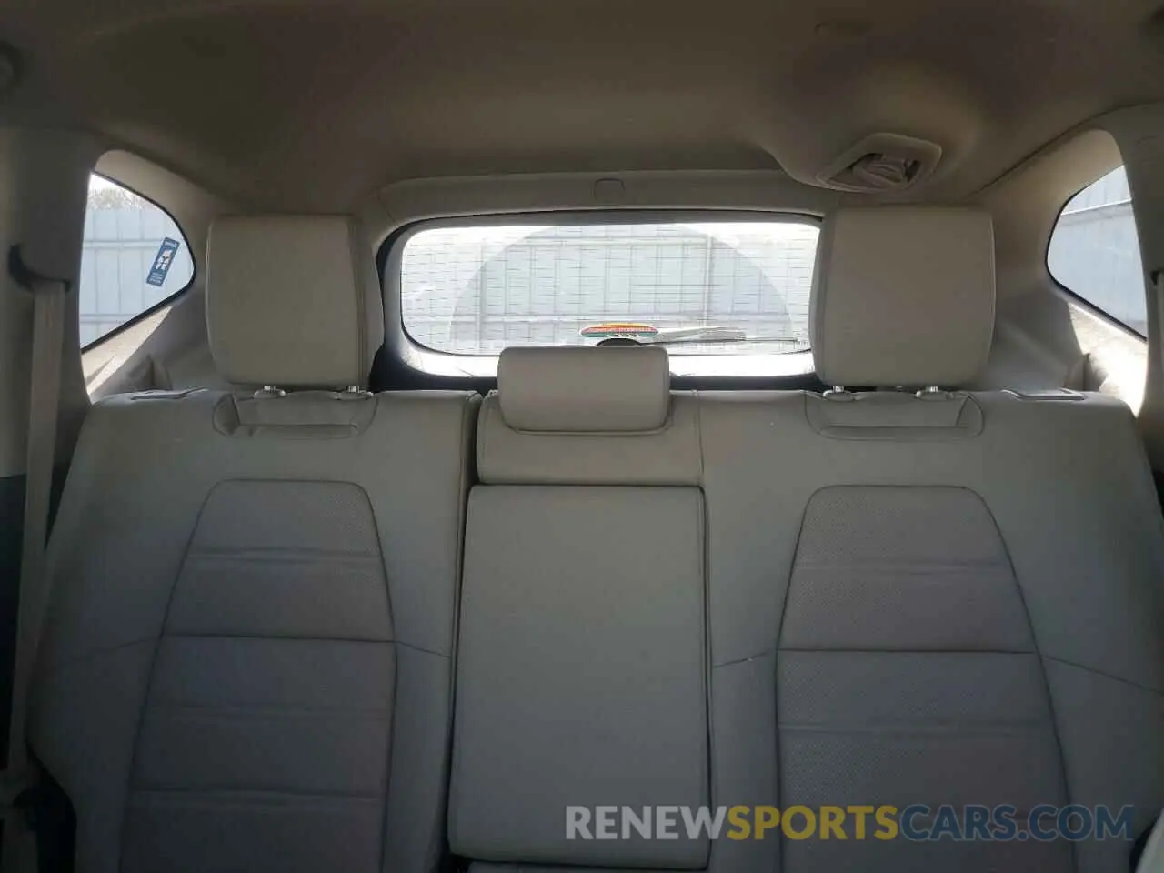 10 Photograph of a damaged car 2HKRW2H89KH612909 HONDA CRV 2019
