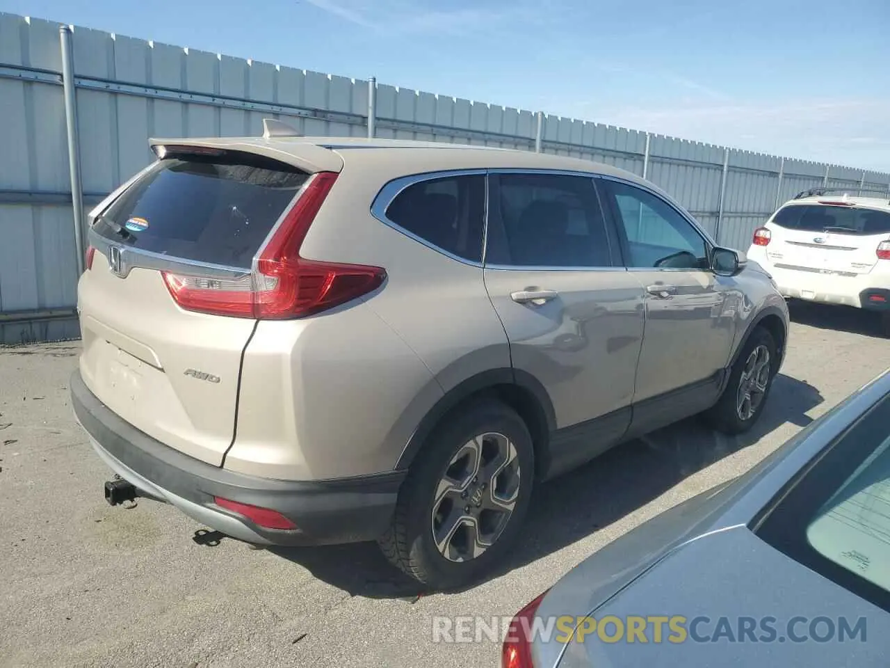 3 Photograph of a damaged car 2HKRW2H89KH612909 HONDA CRV 2019
