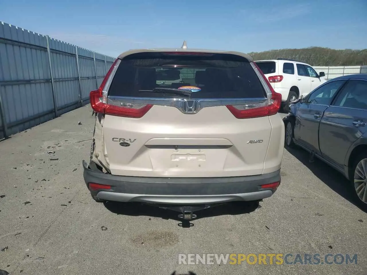 6 Photograph of a damaged car 2HKRW2H89KH612909 HONDA CRV 2019