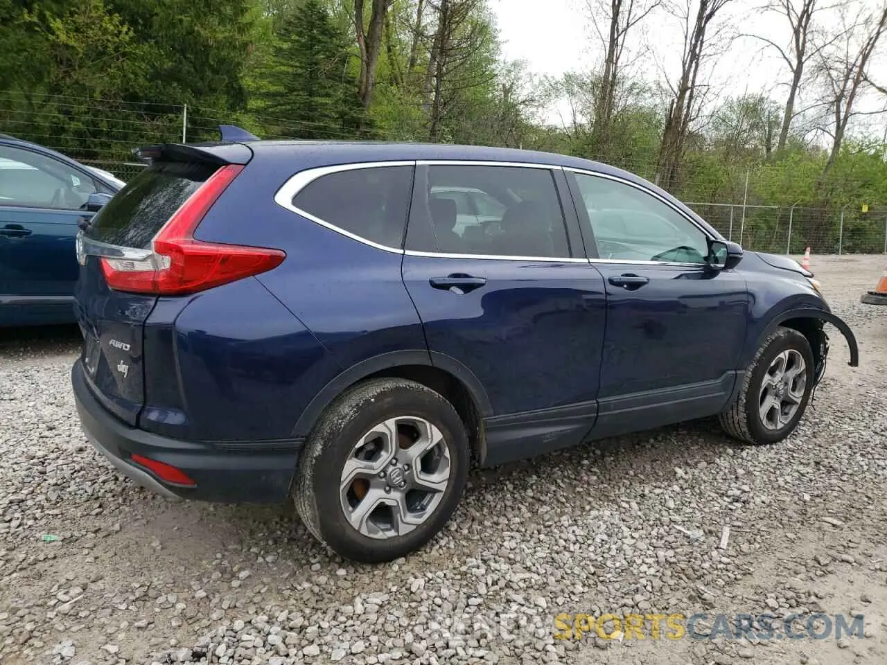 3 Фотография поврежденного автомобиля 2HKRW2H8XKH643067 HONDA CRV 2019