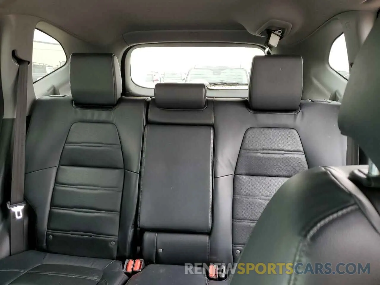 10 Photograph of a damaged car 2HKRW2H95KH149661 HONDA CRV 2019