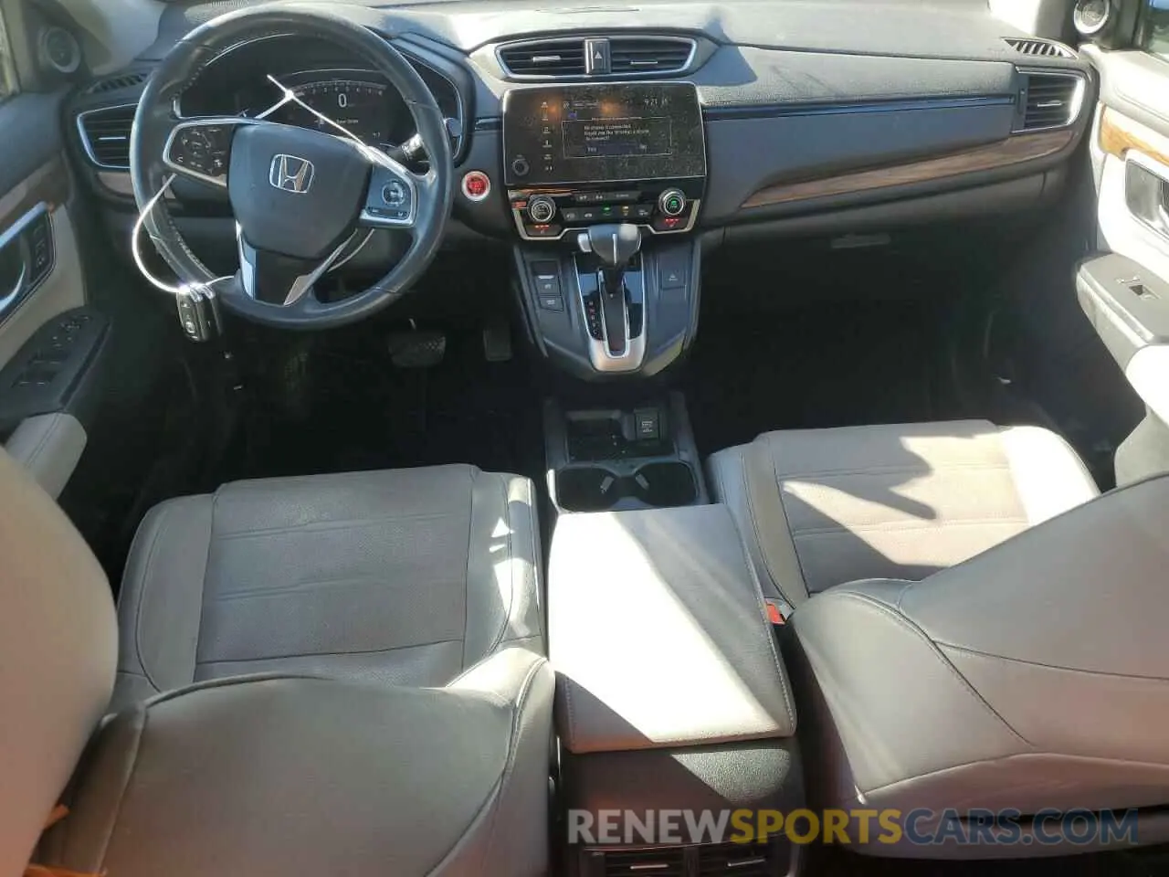 8 Photograph of a damaged car 2HKRW2H97KH600251 HONDA CRV 2019