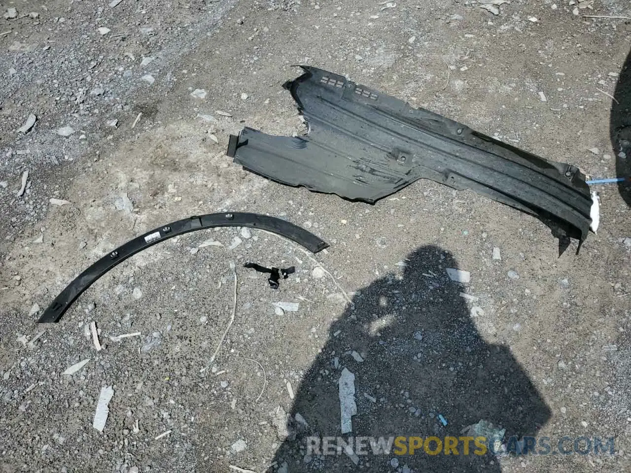 13 Photograph of a damaged car 2HKRW5H37KH404985 HONDA CRV 2019