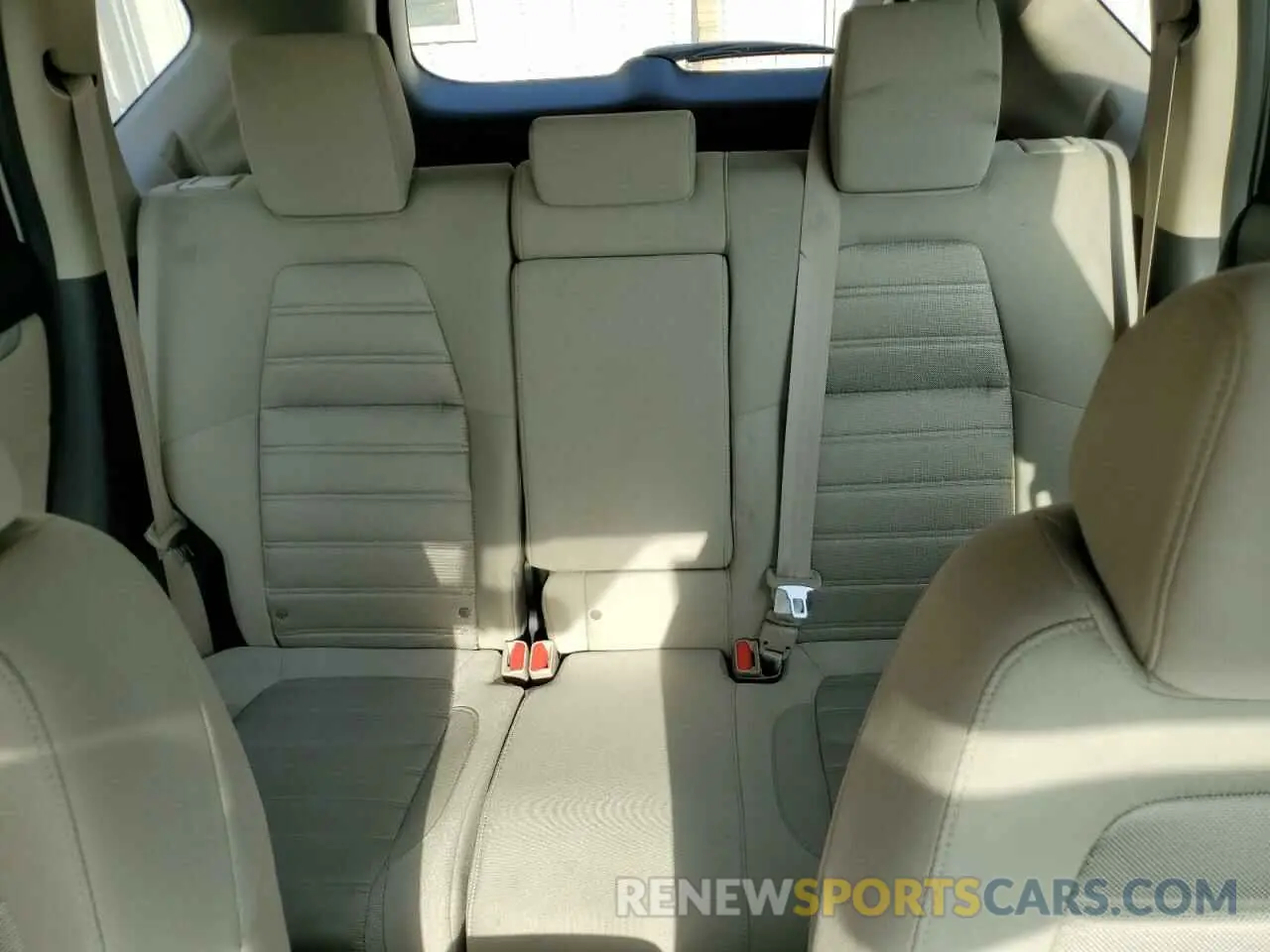 10 Photograph of a damaged car 2HKRW5H38KH422394 HONDA CRV 2019