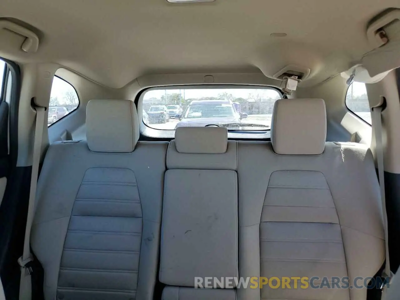 10 Photograph of a damaged car 2HKRW5H39KH416362 HONDA CRV 2019