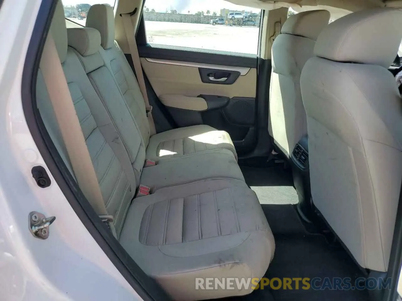 11 Photograph of a damaged car 2HKRW5H39KH416362 HONDA CRV 2019