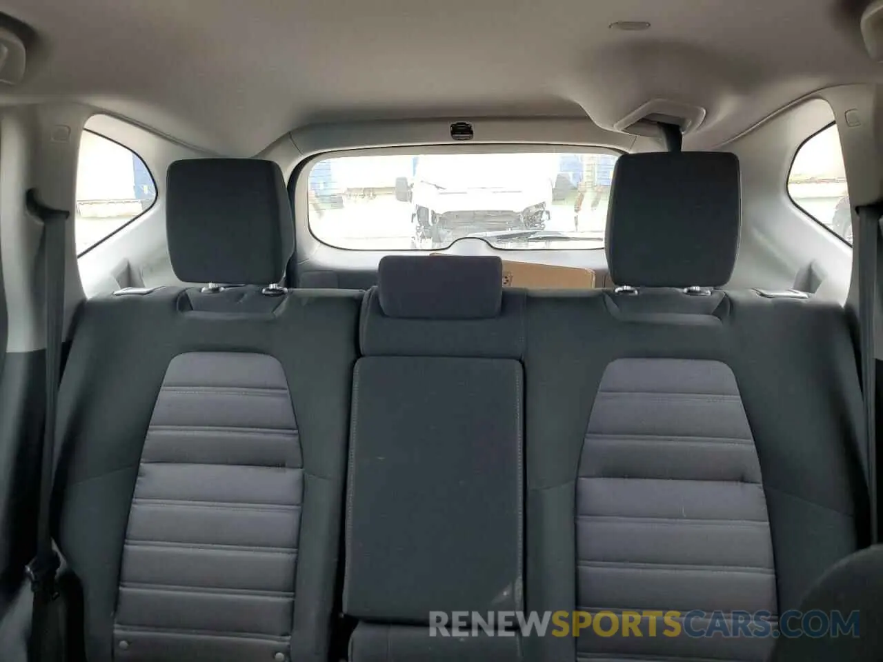 10 Photograph of a damaged car 2HKRW6H30KH220557 HONDA CRV 2019