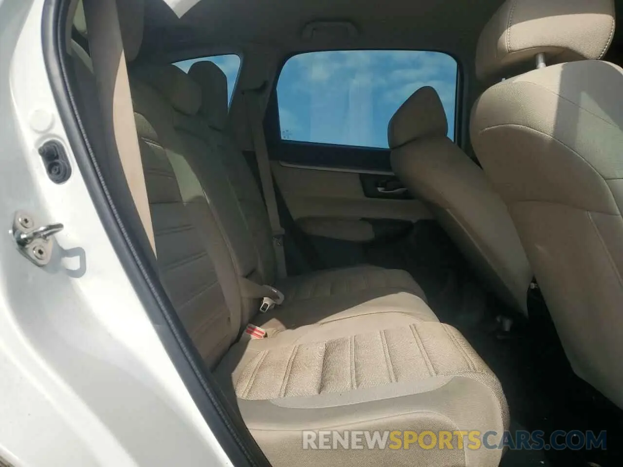 11 Photograph of a damaged car 2HKRW6H33KH200724 HONDA CRV 2019