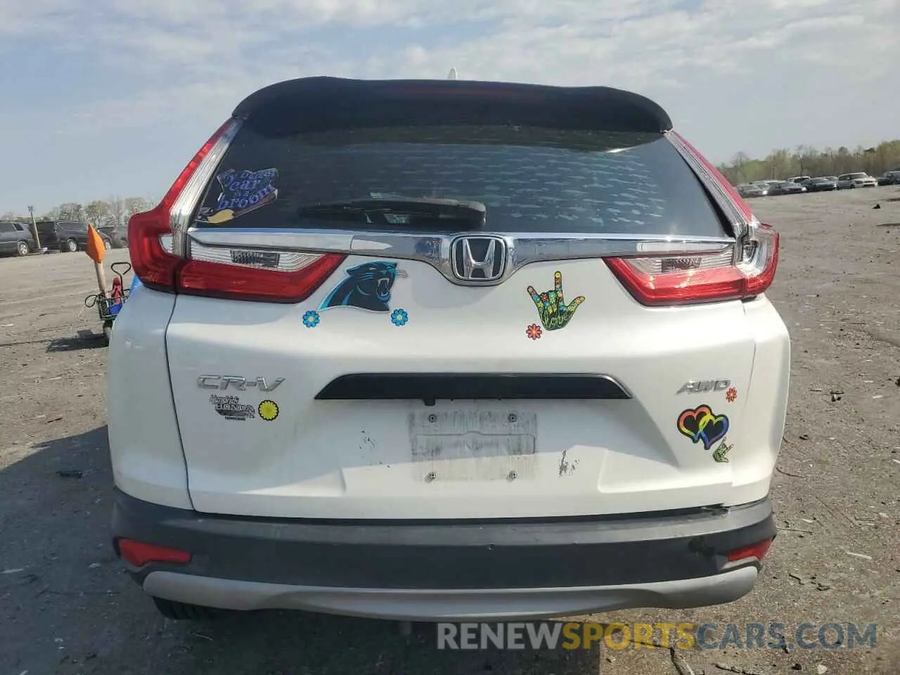 6 Photograph of a damaged car 2HKRW6H33KH200724 HONDA CRV 2019