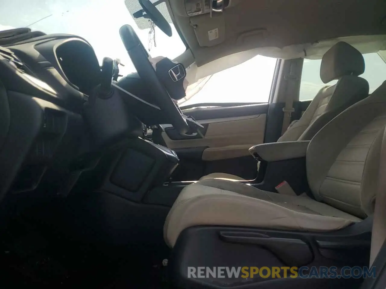 7 Photograph of a damaged car 2HKRW6H33KH200724 HONDA CRV 2019