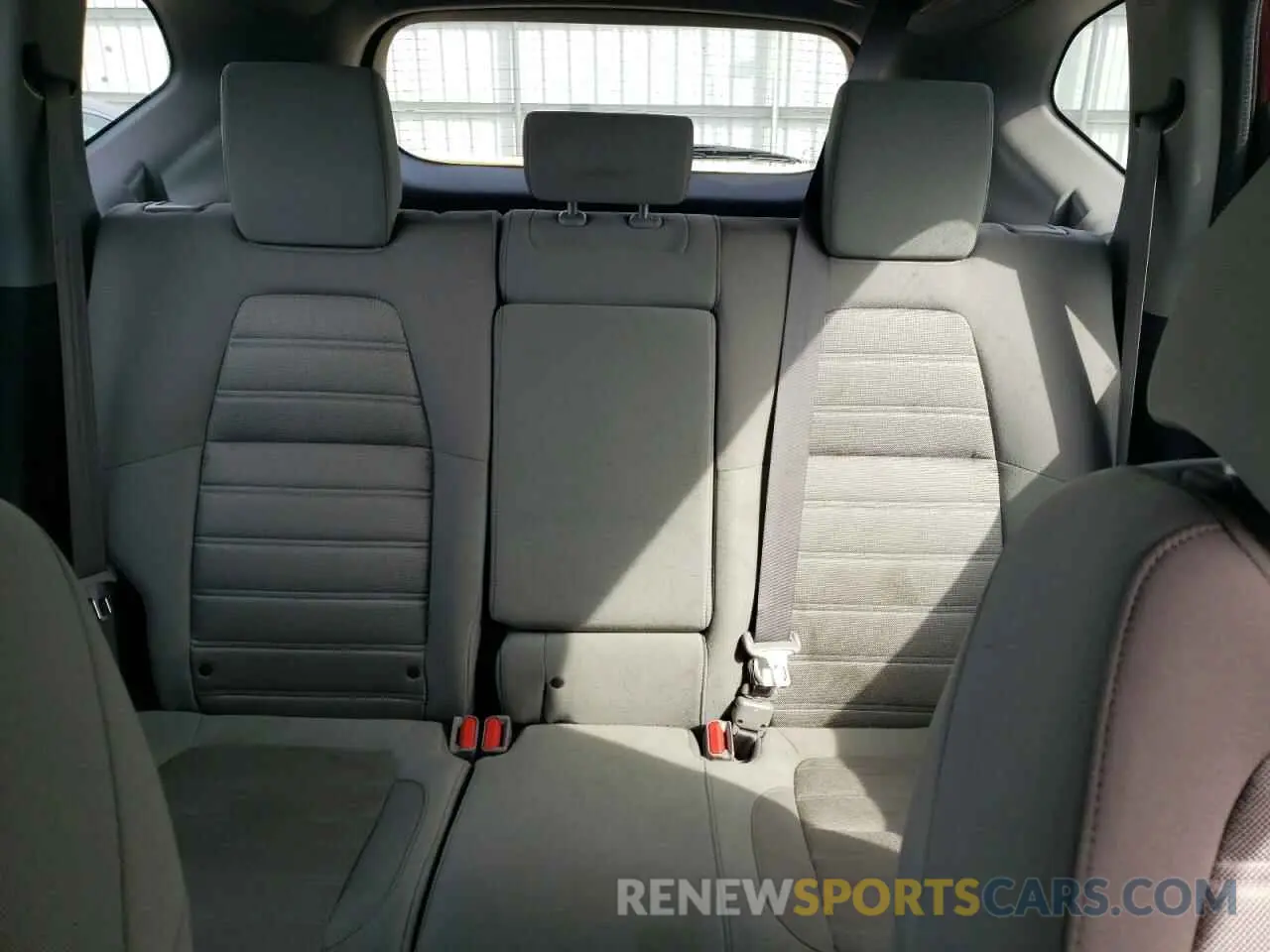 10 Photograph of a damaged car 2HKRW6H33KH210783 HONDA CRV 2019