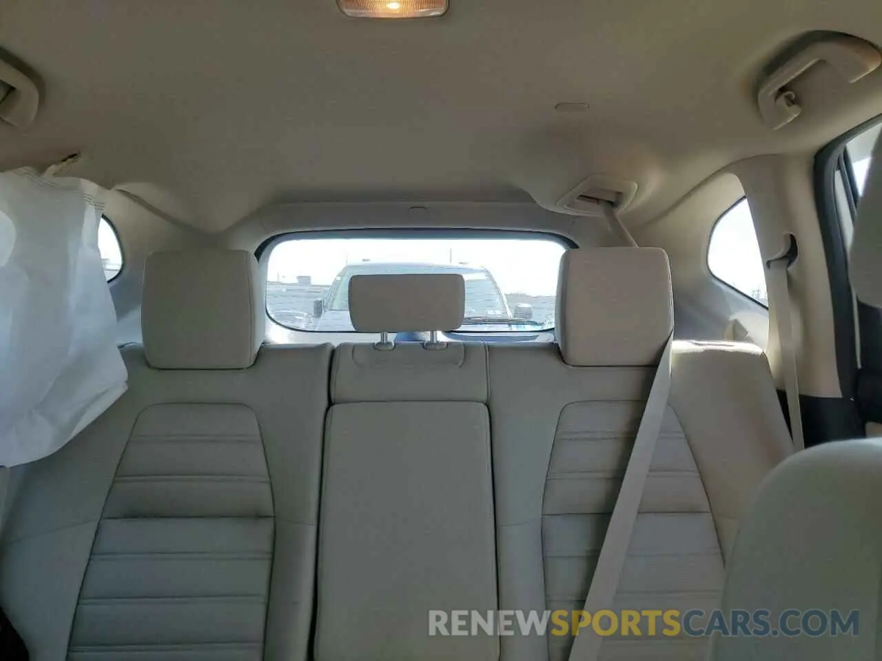 10 Photograph of a damaged car 2HKRW6H36KH218330 HONDA CRV 2019