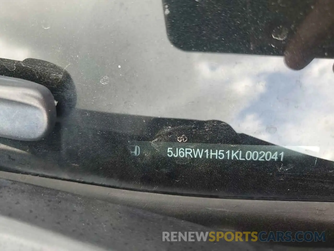 14 Photograph of a damaged car 5J6RW1H51KL002041 HONDA CRV 2019