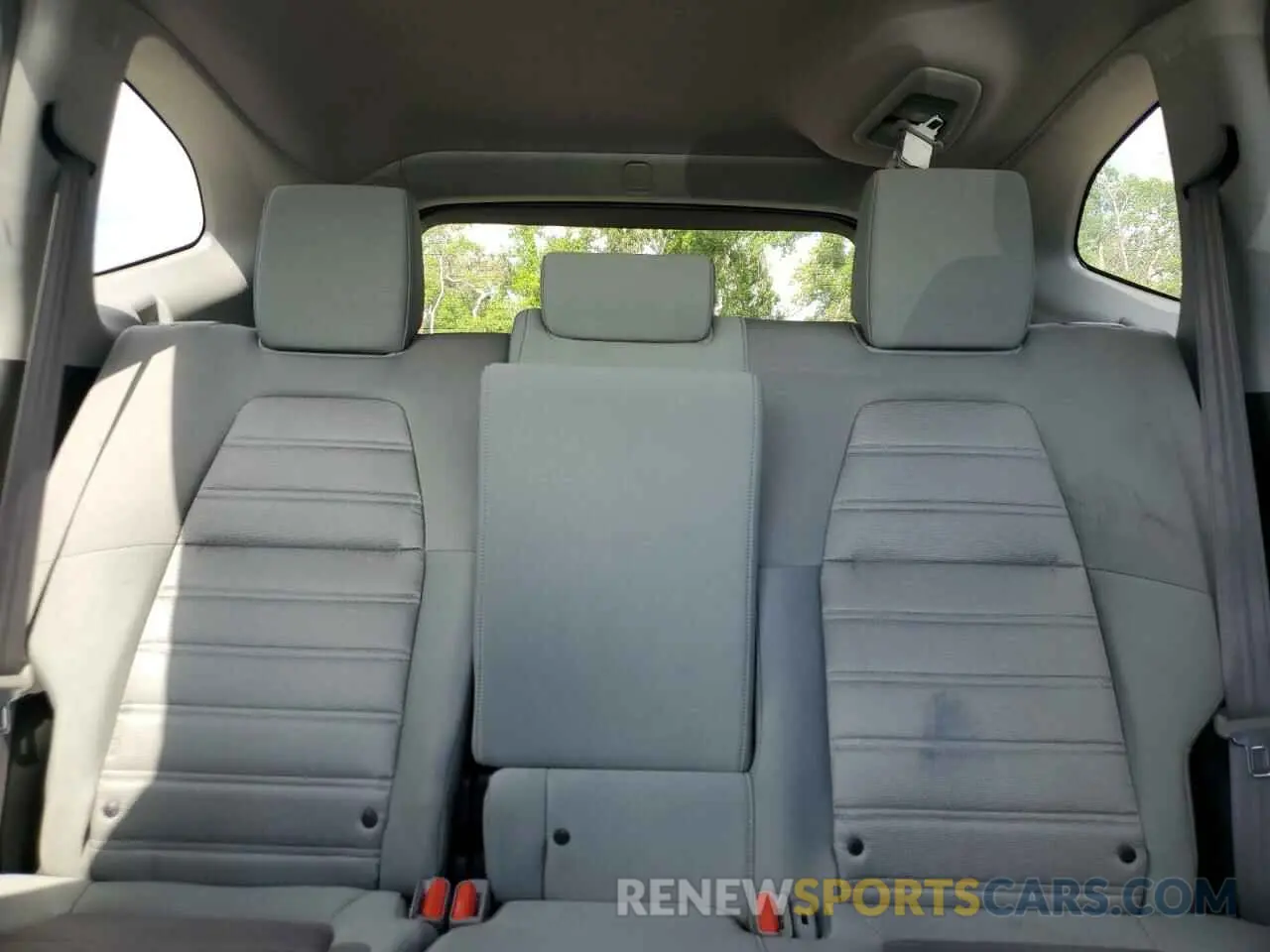 10 Photograph of a damaged car 5J6RW1H52KL004669 HONDA CRV 2019
