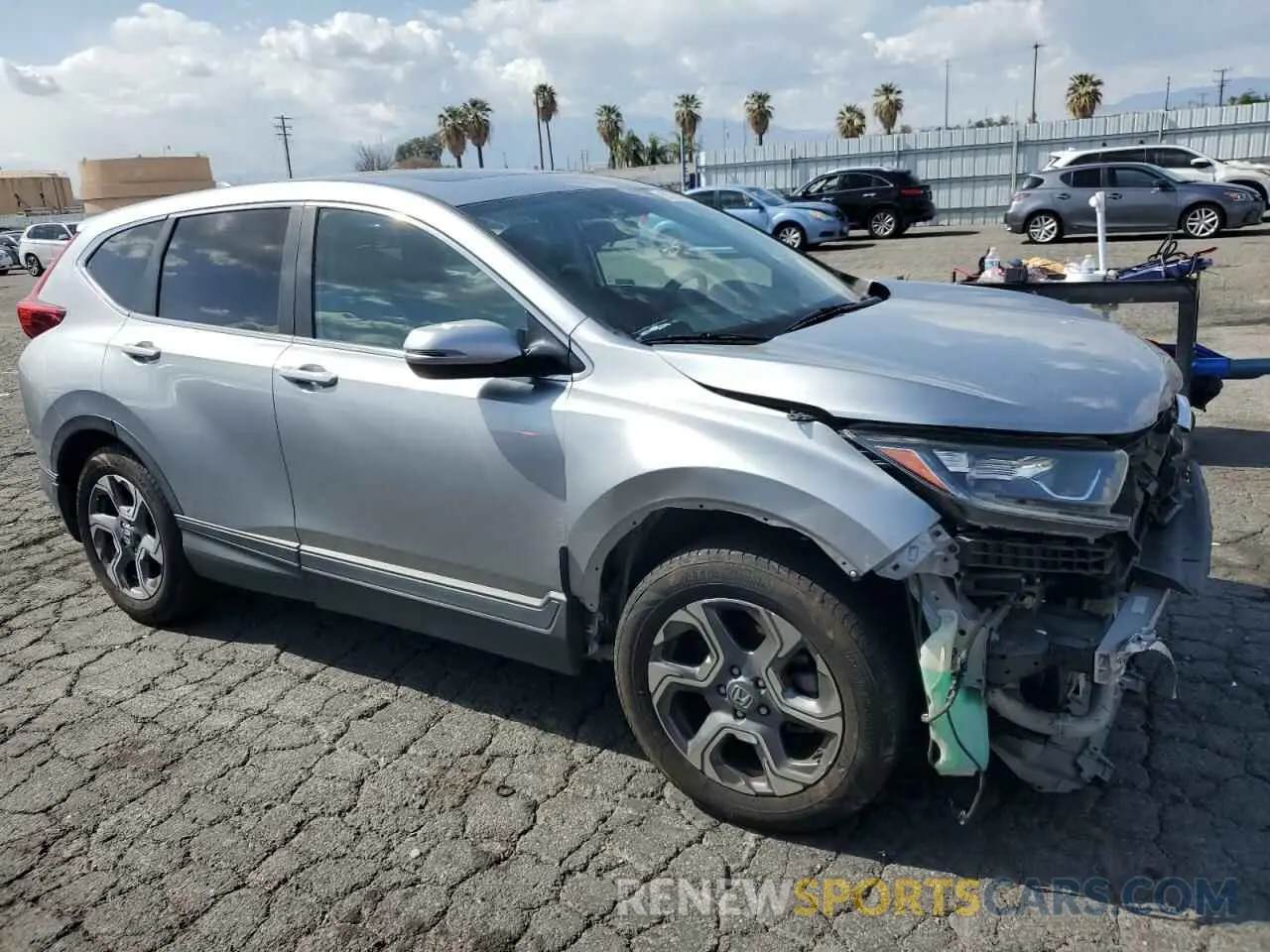 4 Photograph of a damaged car 5J6RW1H56KA035208 HONDA CRV 2019