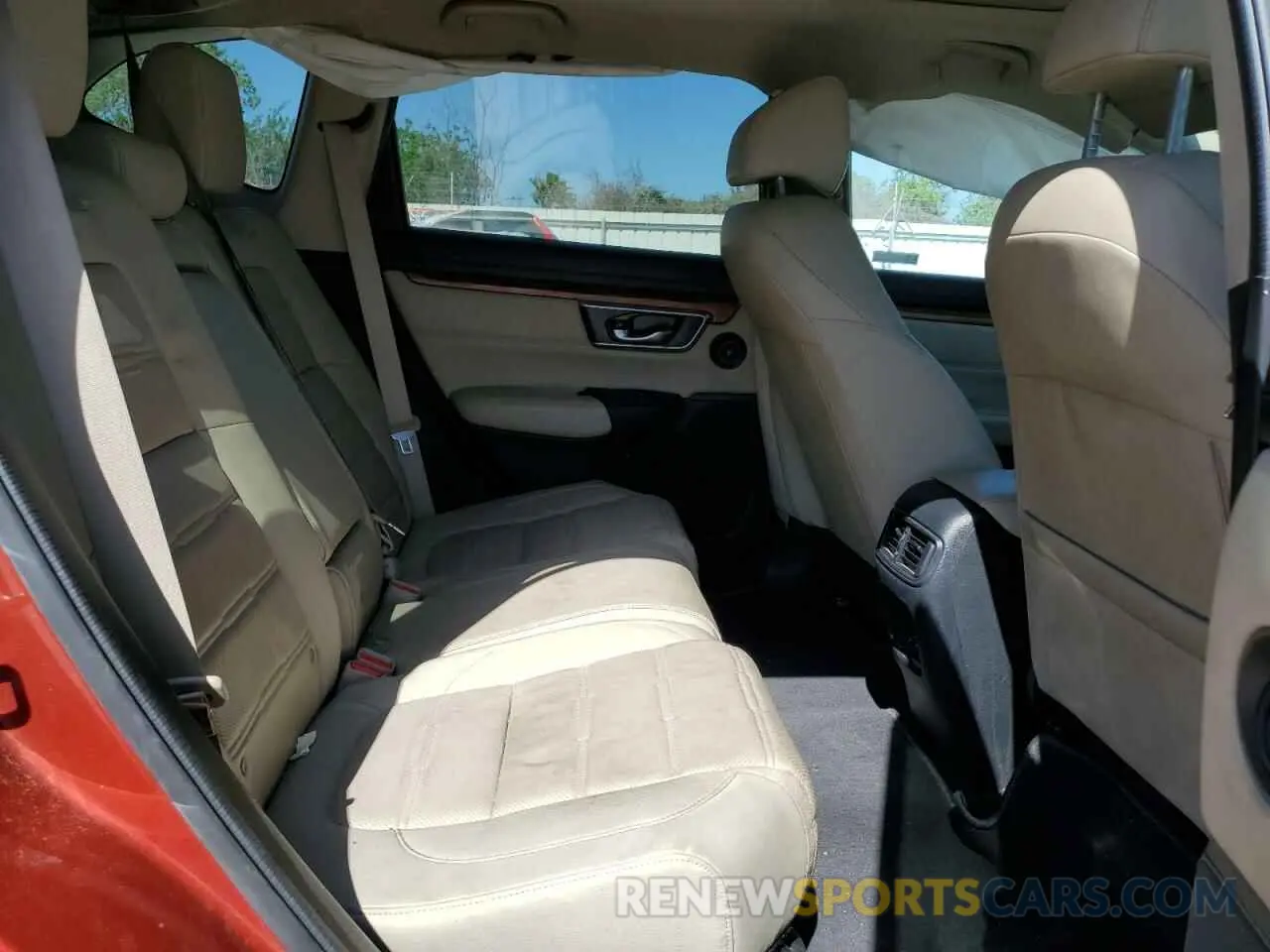 11 Photograph of a damaged car 5J6RW1H81KL004835 HONDA CRV 2019