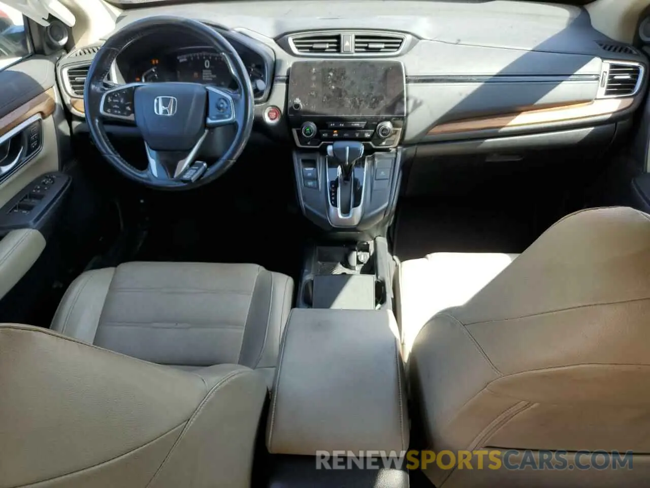8 Photograph of a damaged car 5J6RW1H81KL004835 HONDA CRV 2019