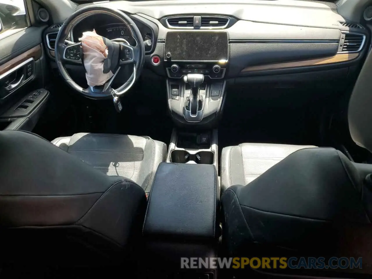 8 Photograph of a damaged car 5J6RW1H84KA016621 HONDA CRV 2019