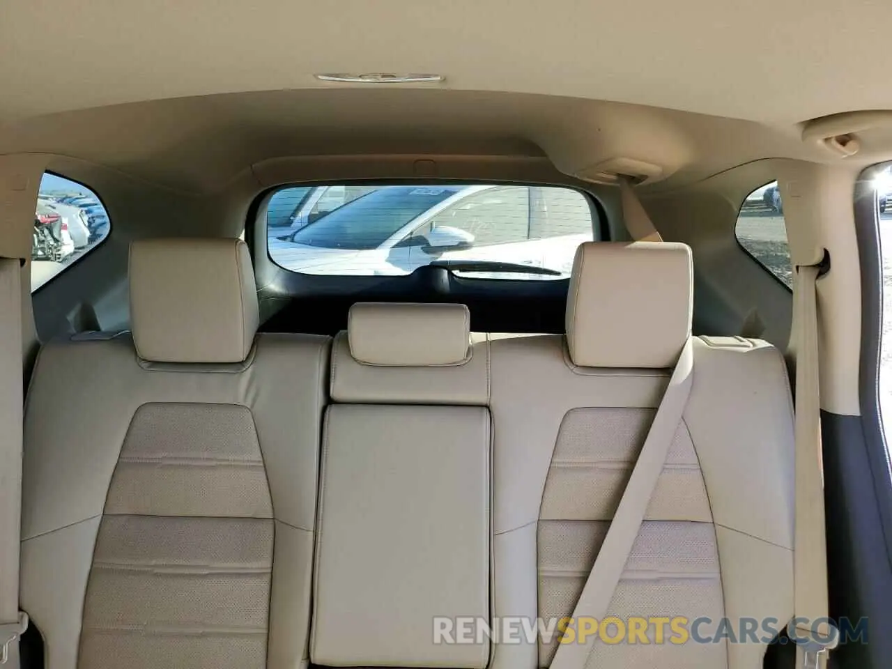 10 Photograph of a damaged car 5J6RW1H85KA037820 HONDA CRV 2019