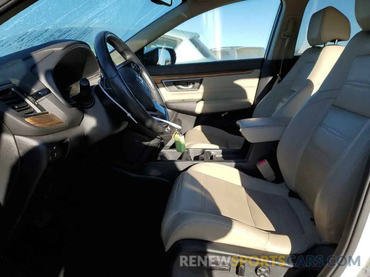 7 Photograph of a damaged car 5J6RW1H85KA037820 HONDA CRV 2019