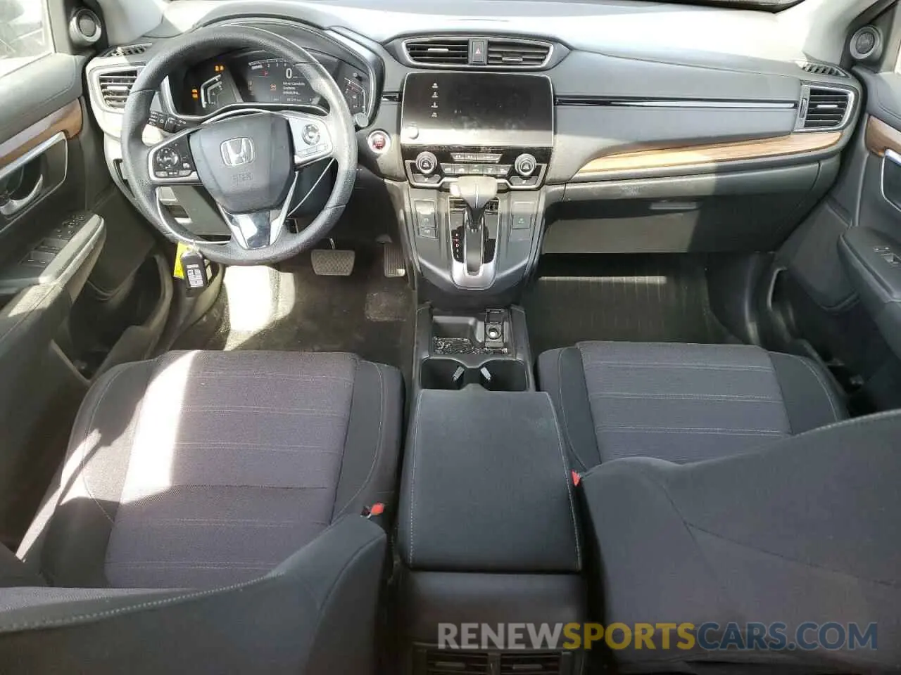 8 Photograph of a damaged car 5J6RW2H57KL035955 HONDA CRV 2019