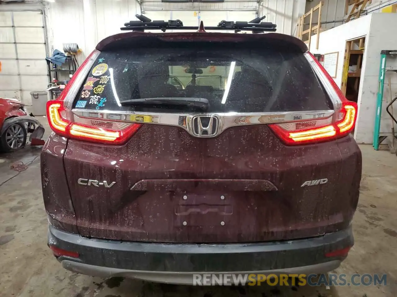 6 Photograph of a damaged car 5J6RW2H58KL017917 HONDA CRV 2019