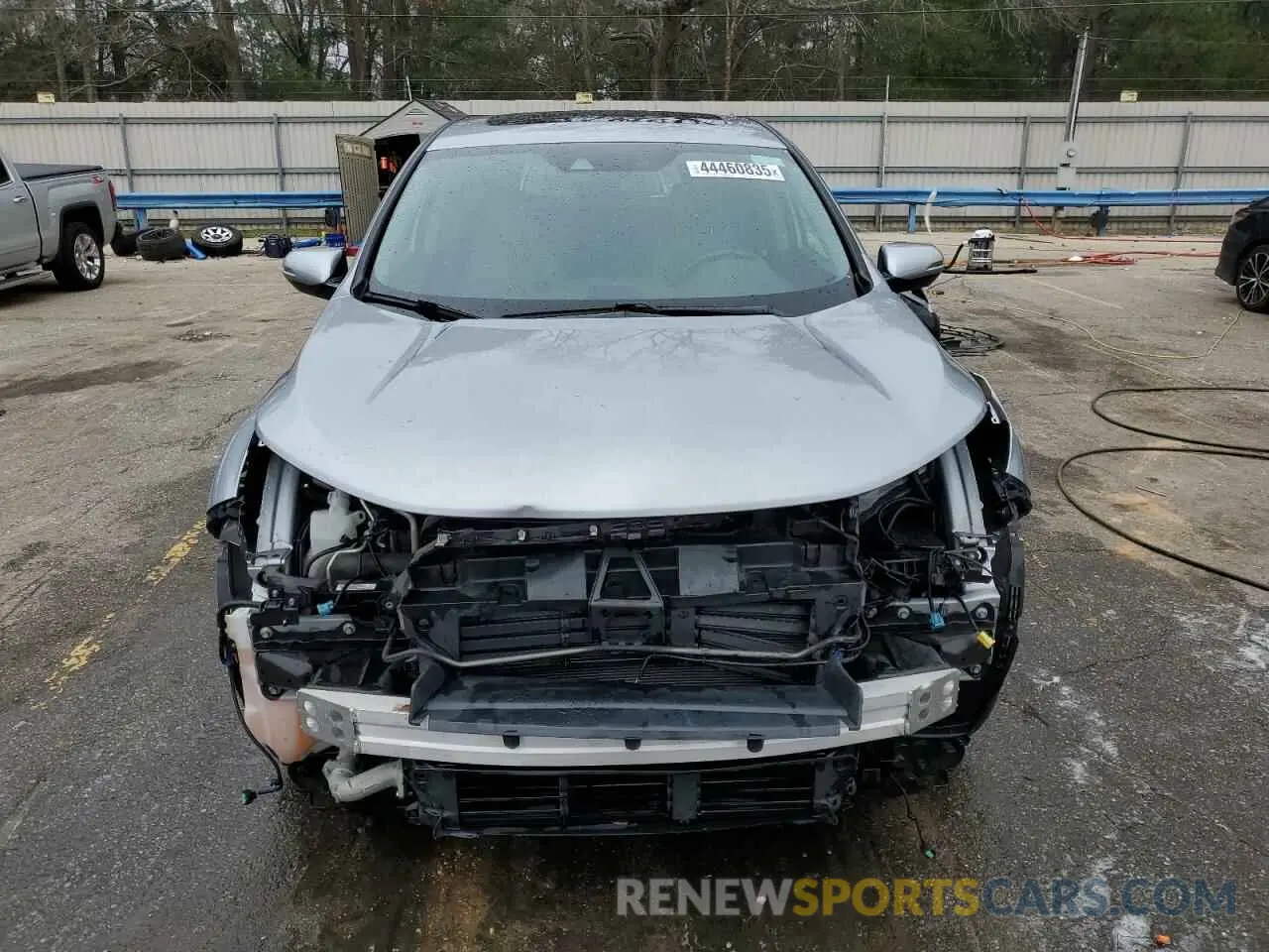 5 Photograph of a damaged car 5J6RW2H83KA009522 HONDA CRV 2019