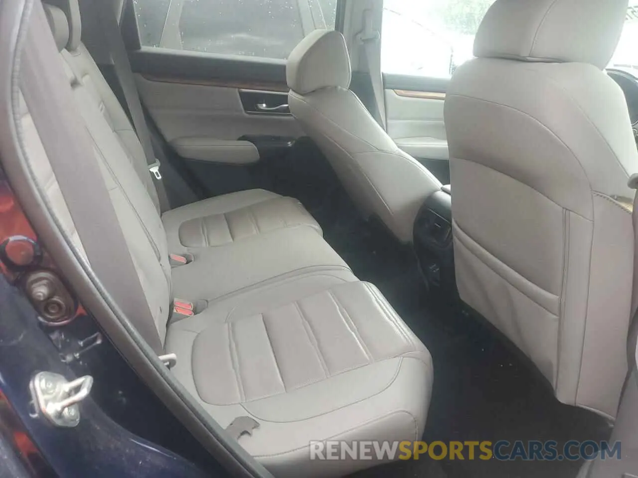 11 Photograph of a damaged car 5J6RW2H87KL022617 HONDA CRV 2019