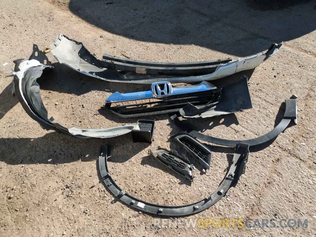 13 Photograph of a damaged car 5J6RW5H34KL005229 HONDA CRV 2019