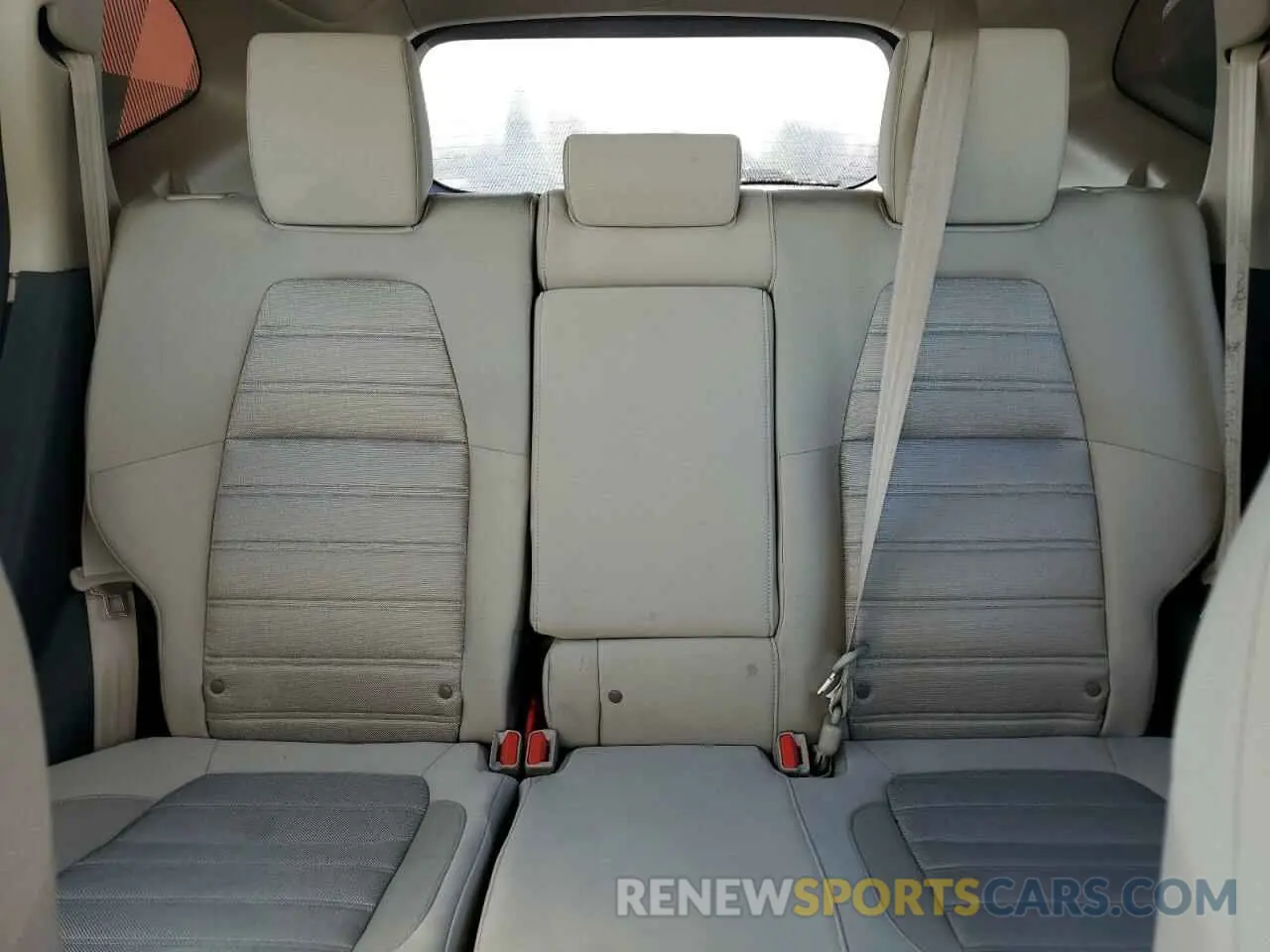 10 Photograph of a damaged car 5J6RW6H35KL004807 HONDA CRV 2019