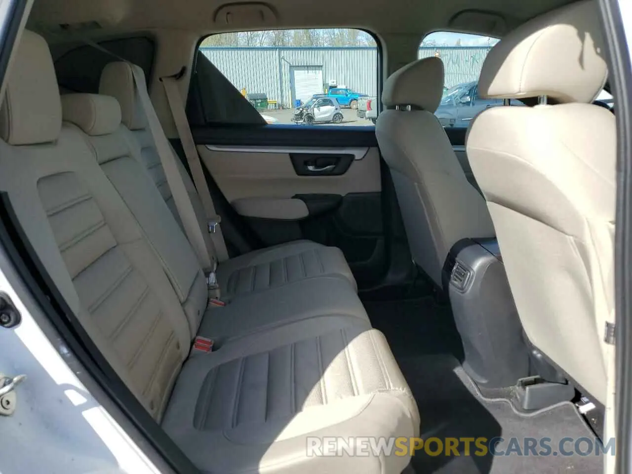 11 Photograph of a damaged car 5J6RW6H35KL004807 HONDA CRV 2019