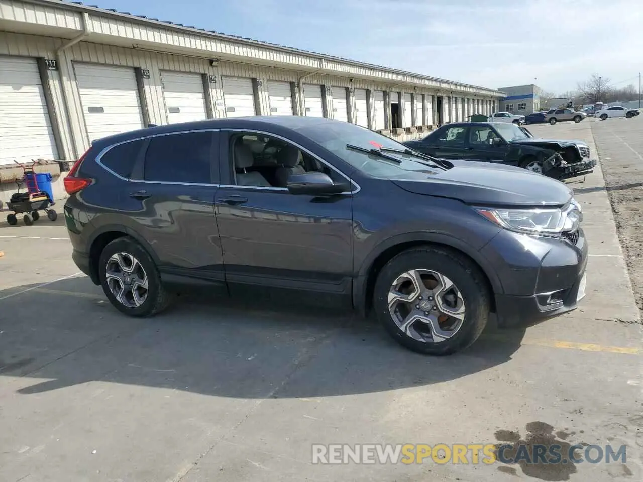 4 Photograph of a damaged car 7FARW1H54KE017906 HONDA CRV 2019