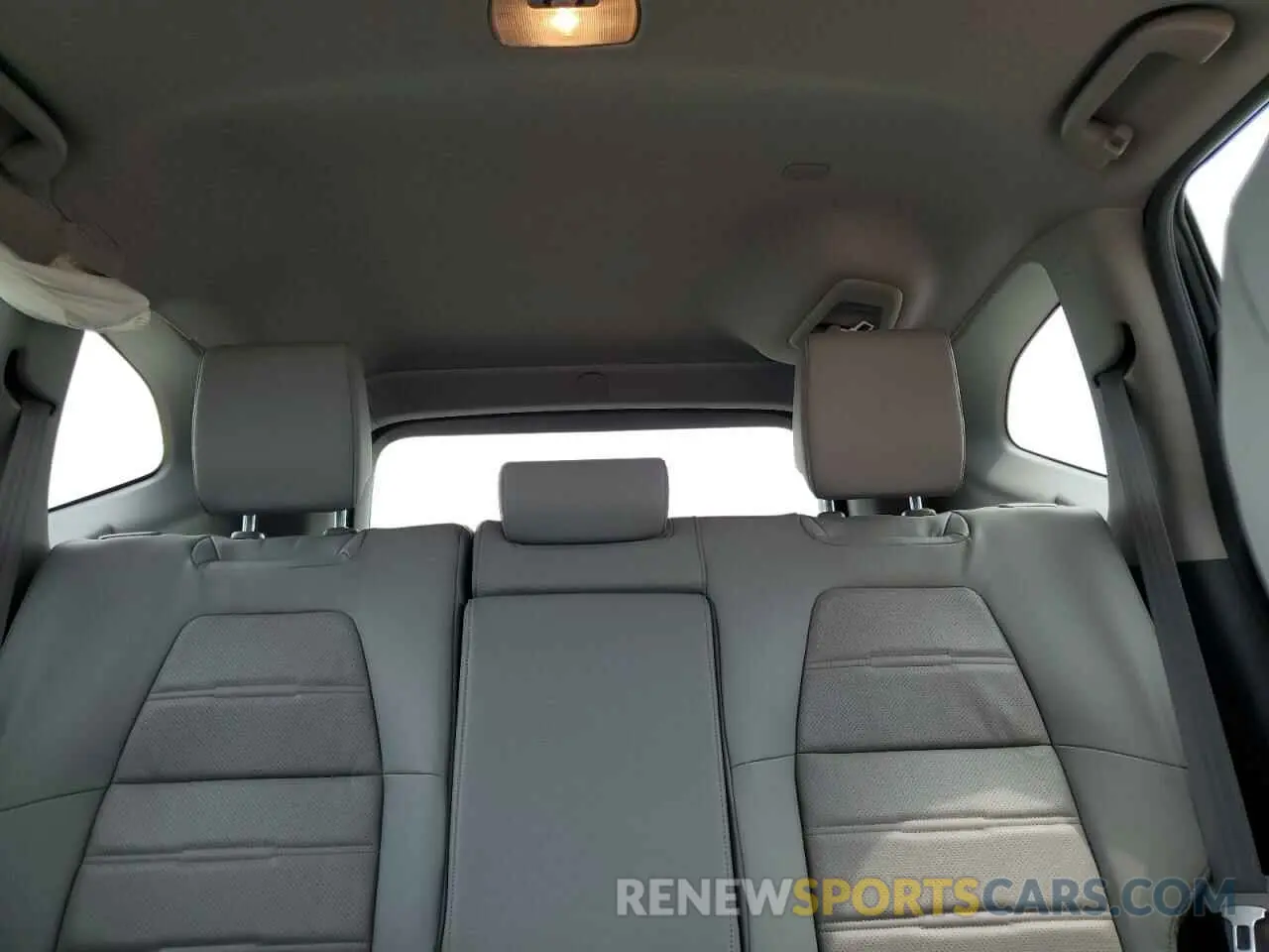 10 Photograph of a damaged car 7FARW1H87KE011138 HONDA CRV 2019